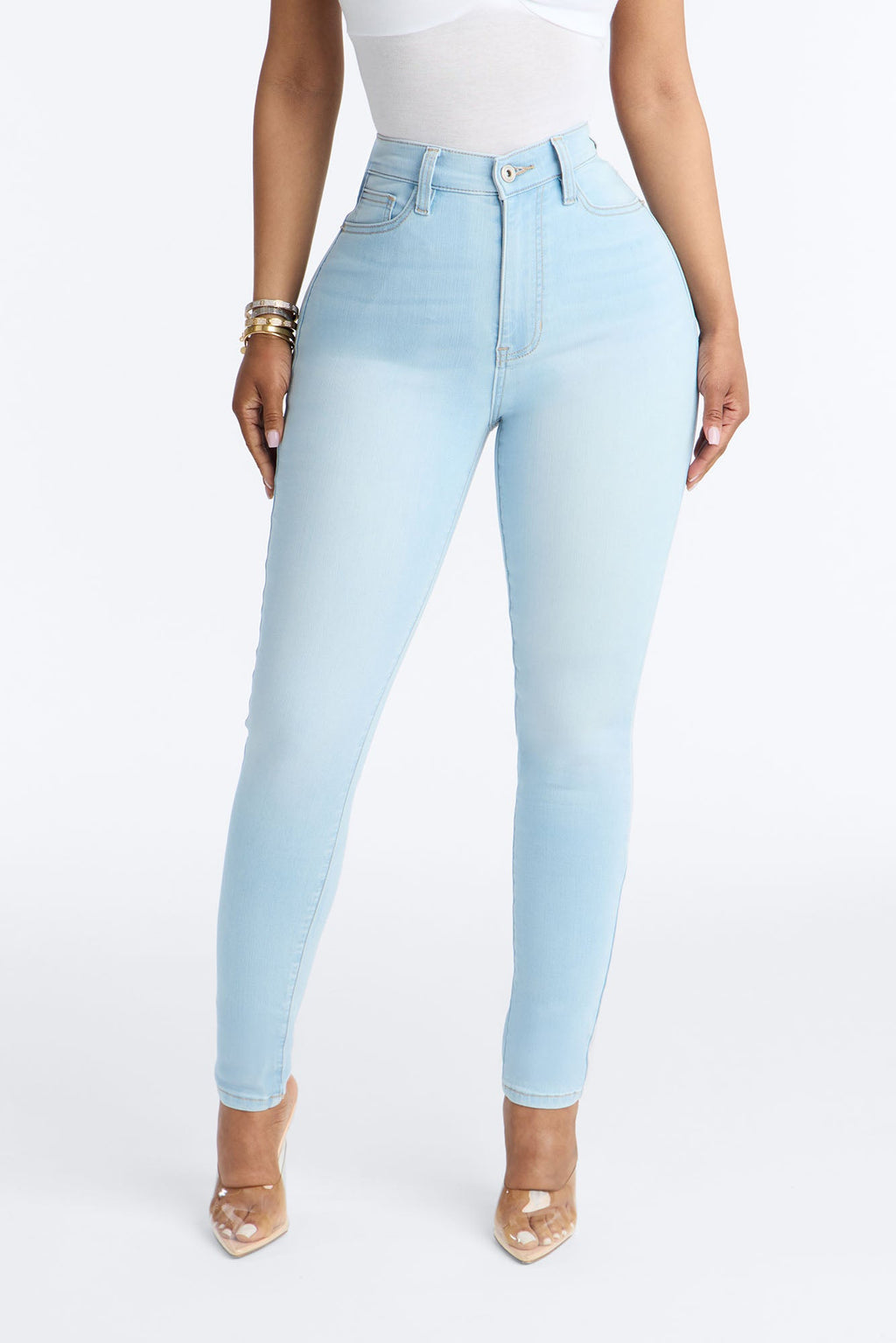 Show Off The Curves Super Stretch Booty Lifter Skinny Jeans - Light Wash