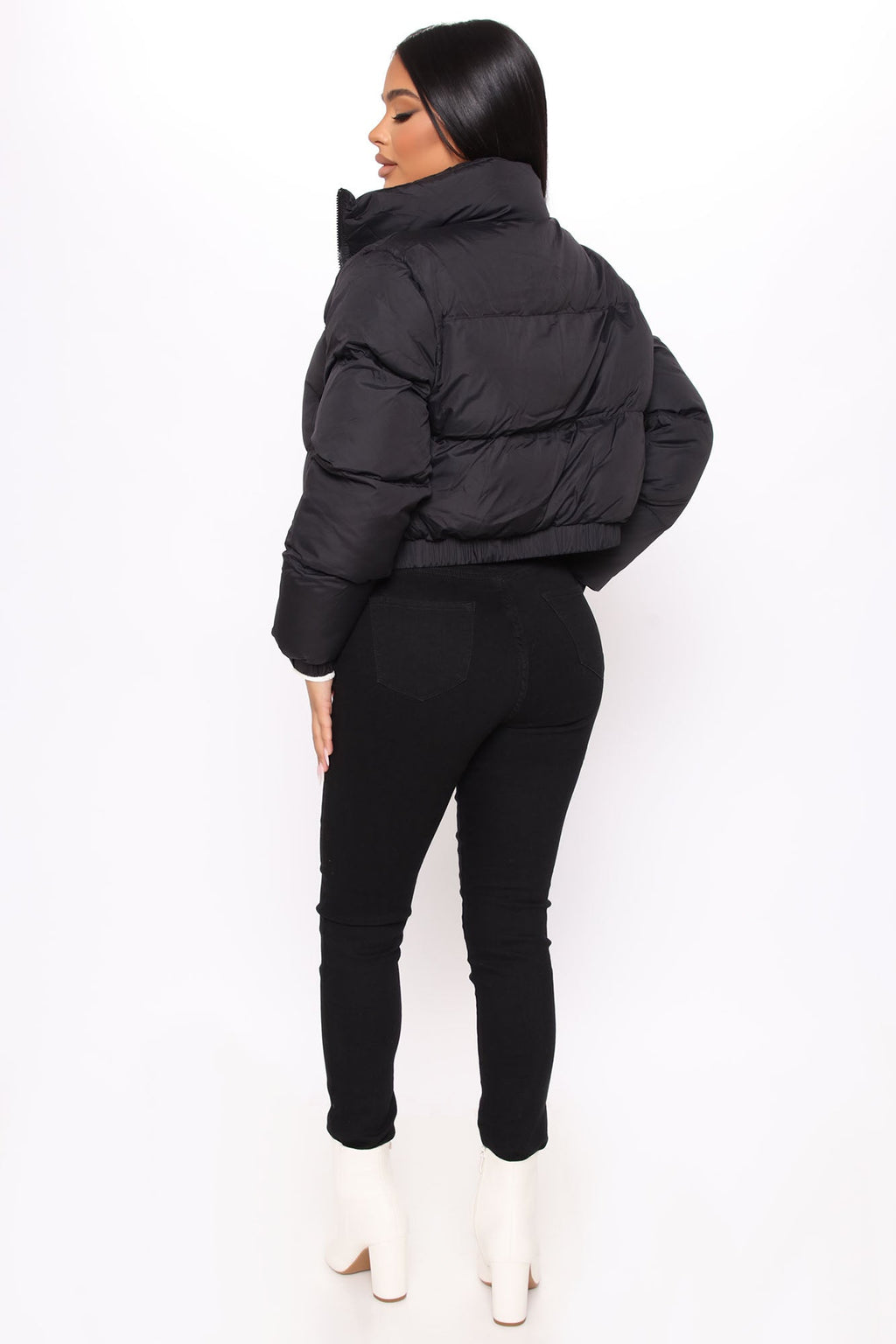Looking Brand New Cropped Puffer Jacket - Black