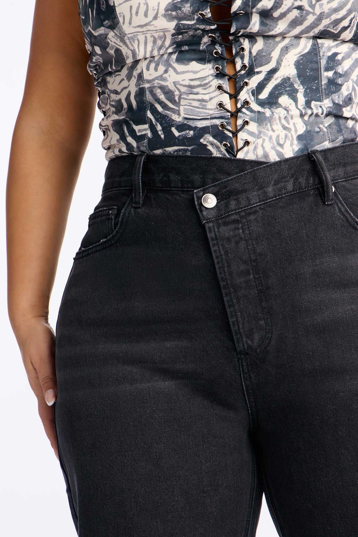 Crossover Straight Leg Jeans - Black Wash