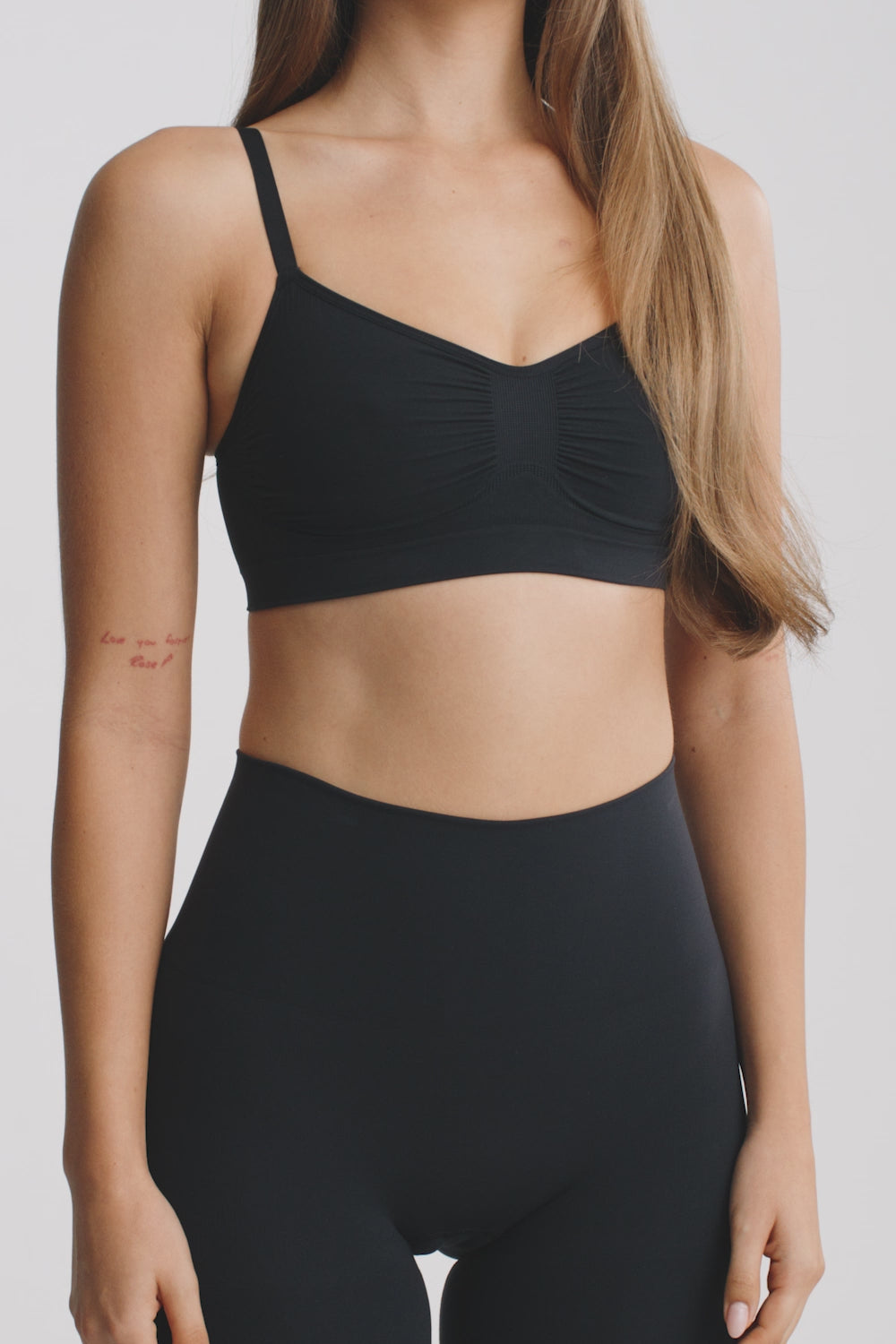 Nova Sculpt Seamless Strong Compression Bralette - Black