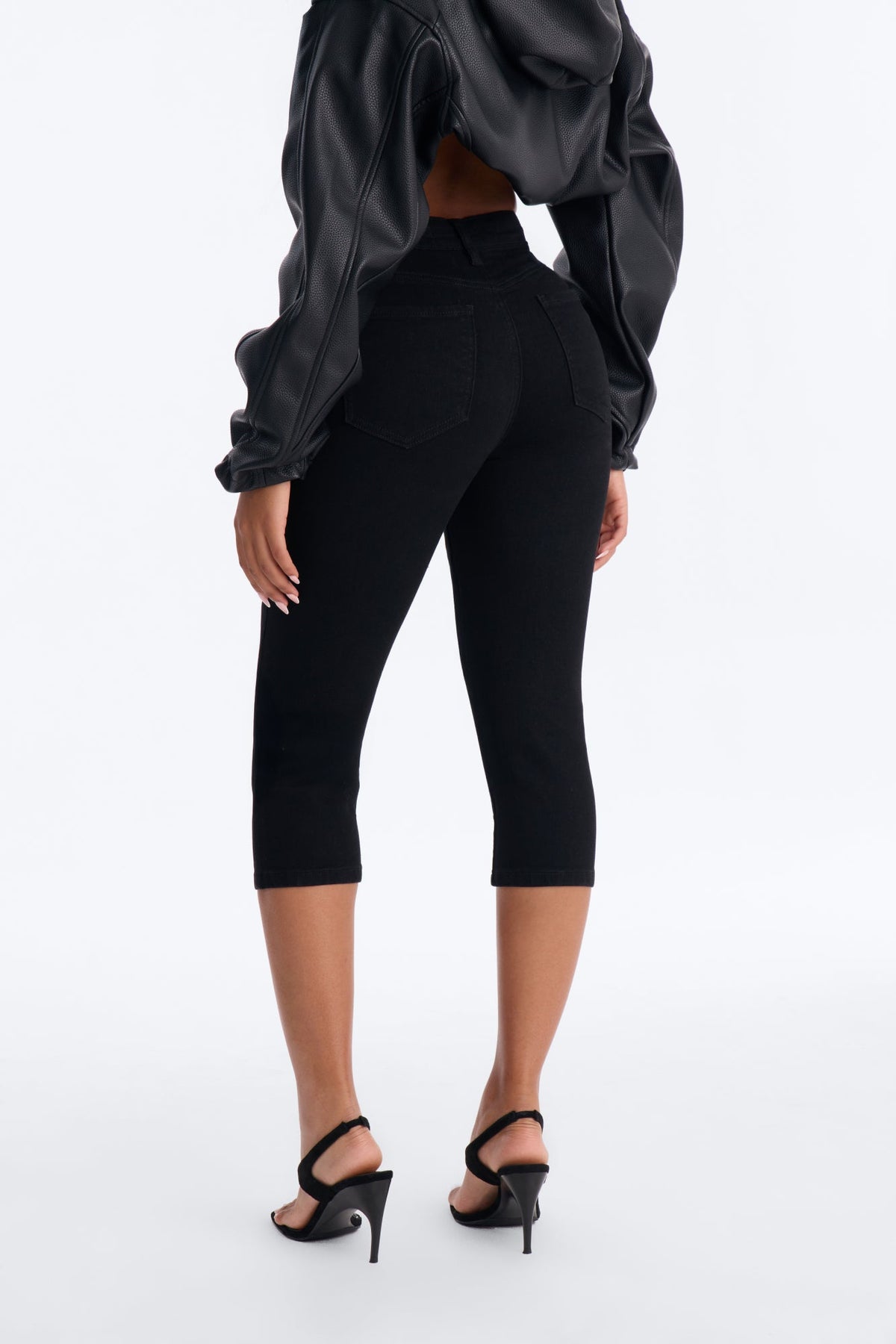 Vibe Check Curvy Stretch Capri Jeans - Black