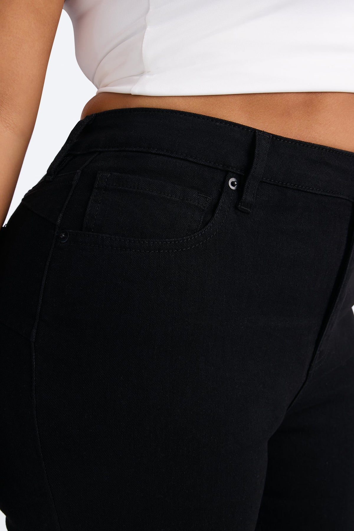 Vibe Check Curvy Stretch Capri Jeans - Black