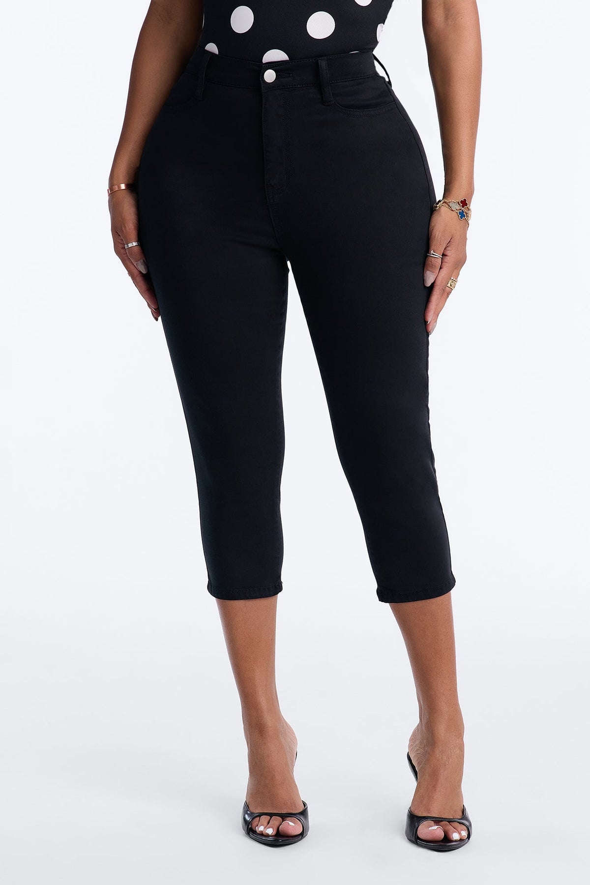Classic Color High Waist Capri Jeans - Black