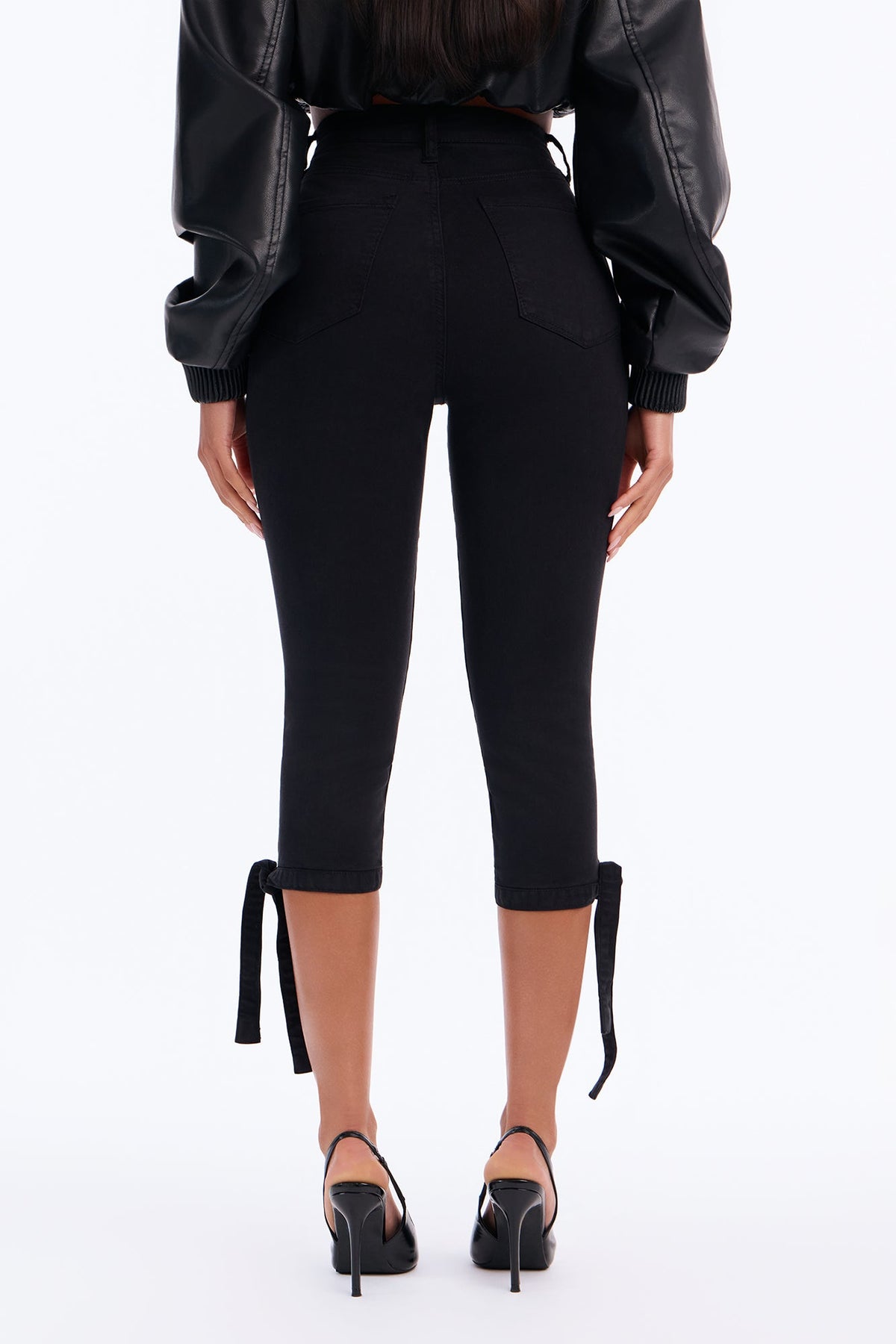 Classic Color High Waist Bow Tie Capri Jeans - Black