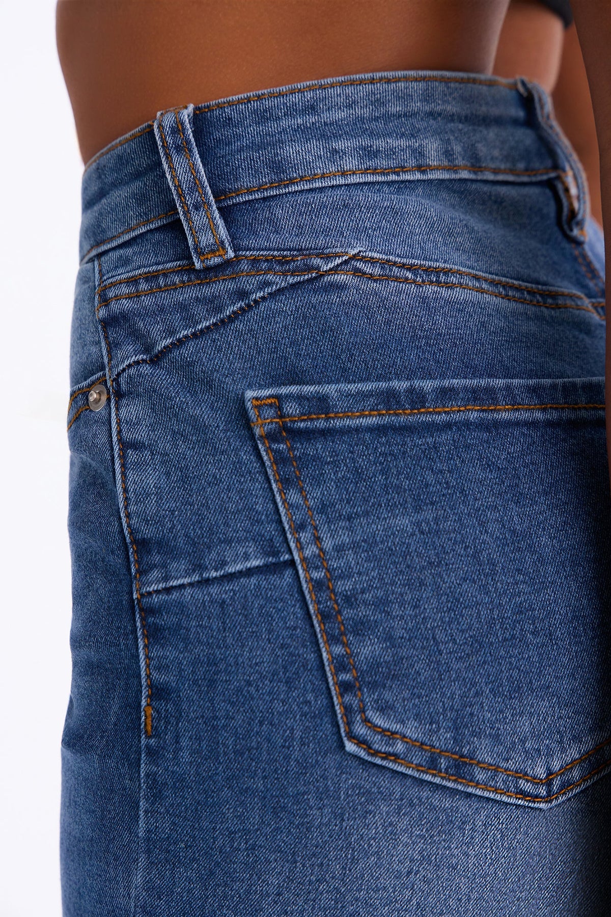 Classic Curvy High Rise Stretch Capri Skinny Jeans - Medium Wash