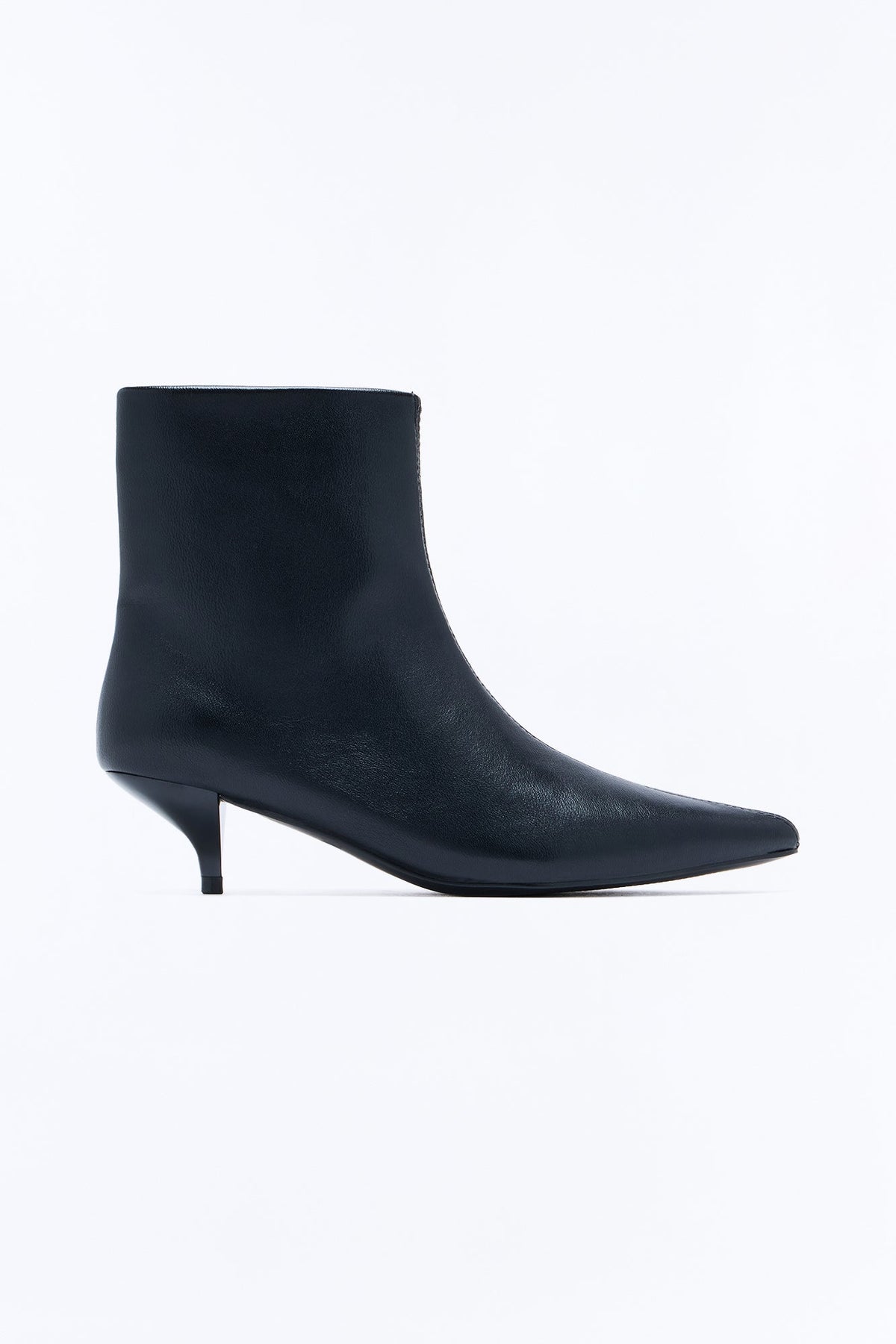 Check the Fit Kitten Heel Booties - Black