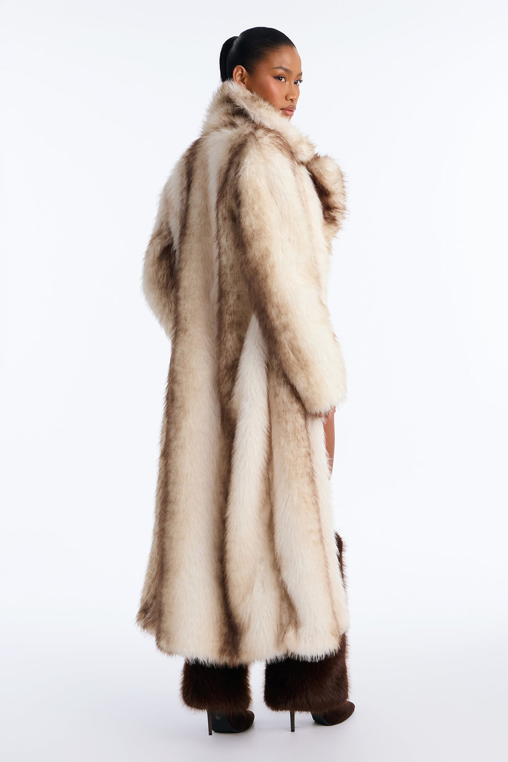Paparazzi Please Relax Faux Fur Coat - White/combo