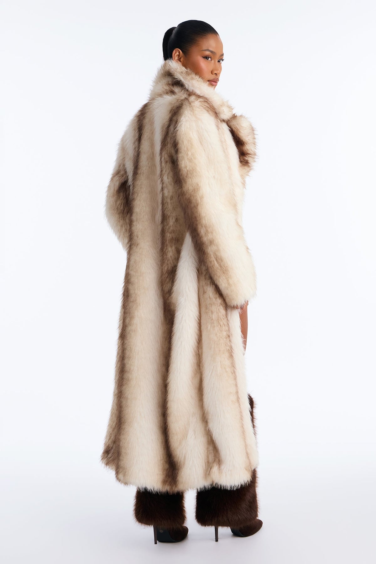 Paparazzi Please Relax Faux Fur Coat - White/combo