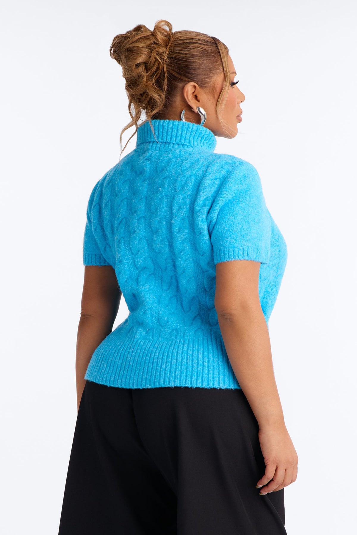 Deana Short Sleeve Cable Knit Pullover Sweater - Blue