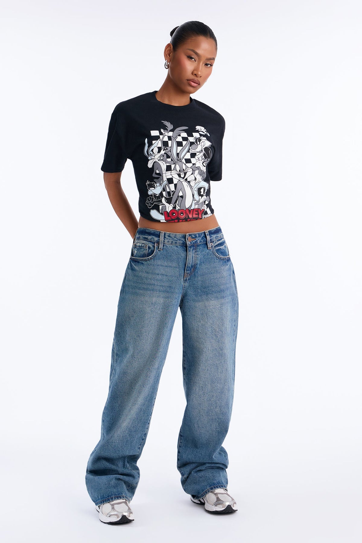 Looney Tunes Gang Tshirt - Black