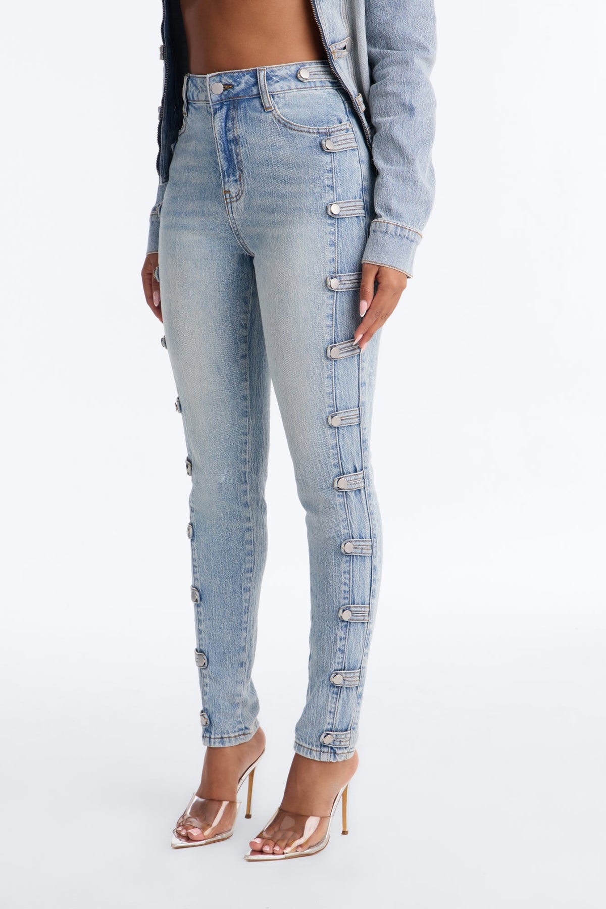 Total Surrender High Rise Stretch Skinny Jeans - Light Wash