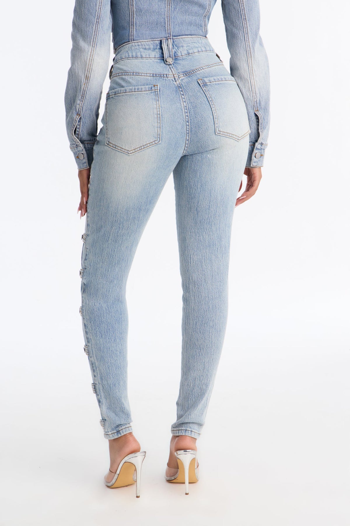 Total Surrender High Rise Stretch Skinny Jeans - Light Wash