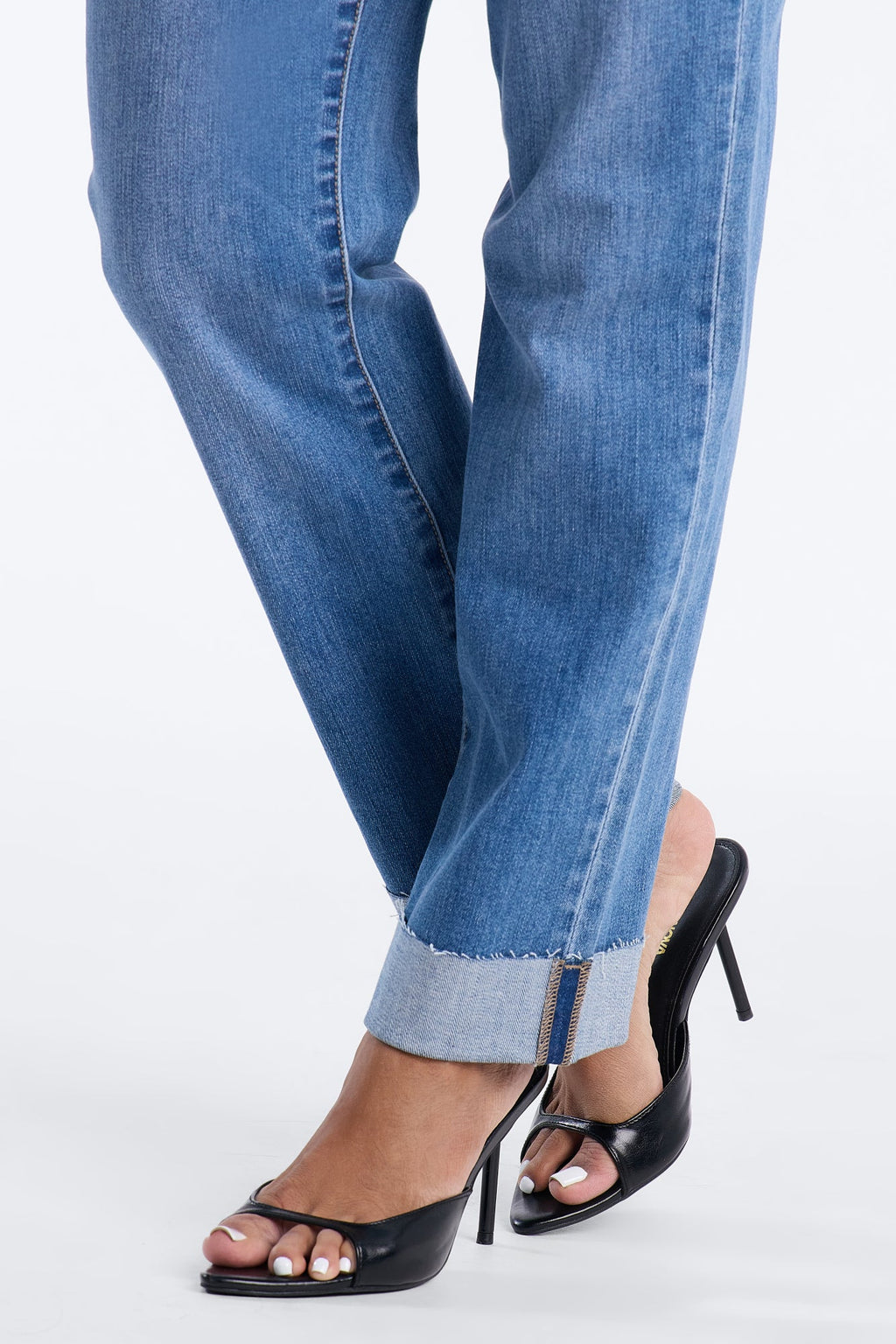 Salinas Curvy Stretch Straight Leg Jeans - Medium Wash