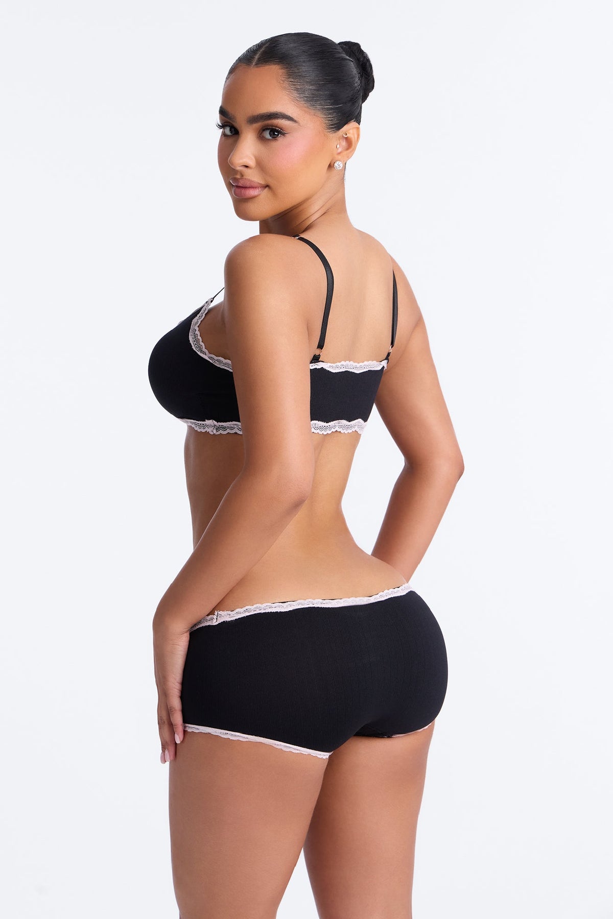 Seamless Lace Trim Ribbed Comfort Bralette - Black/combo