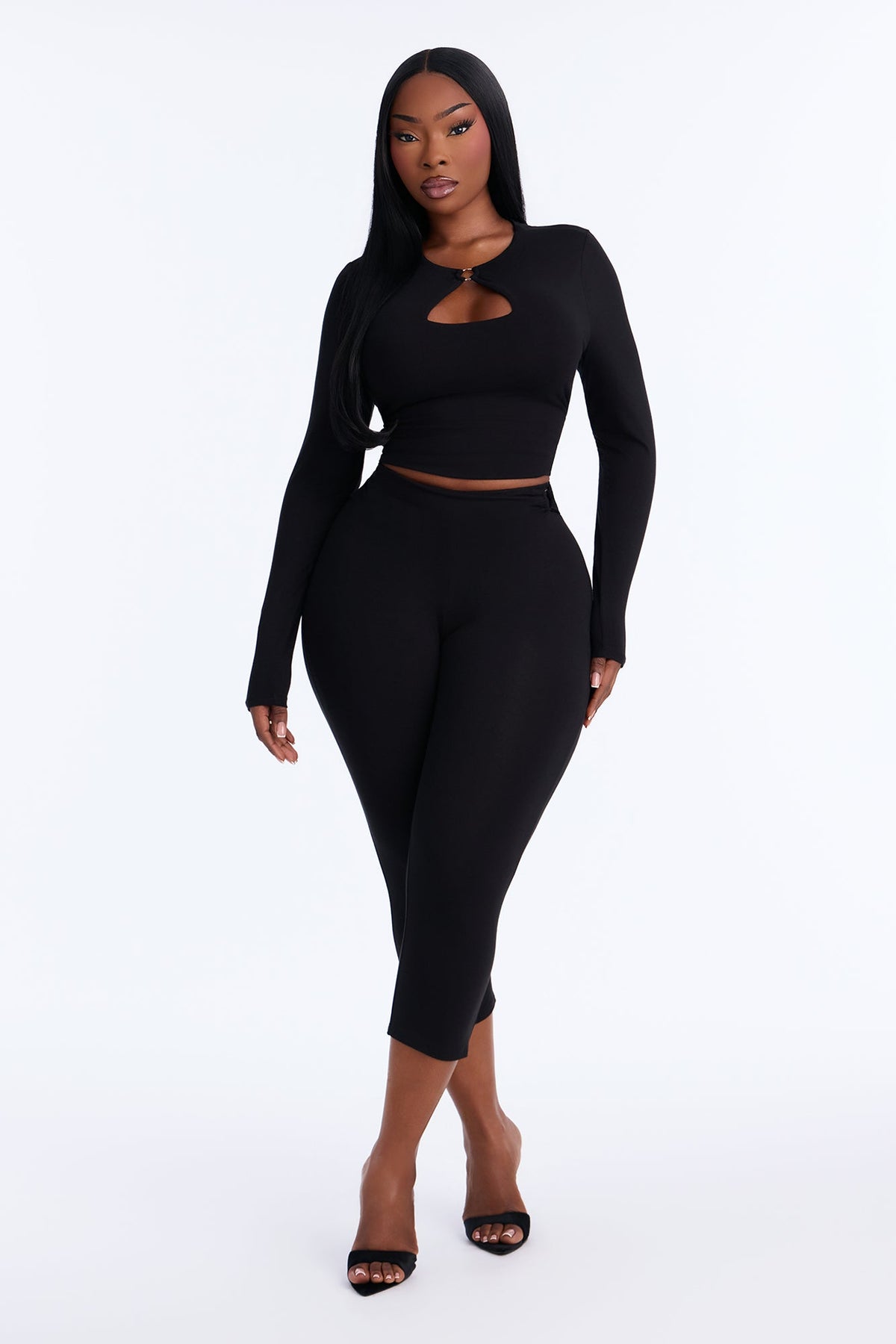 Moving Chic Capri Set - Black