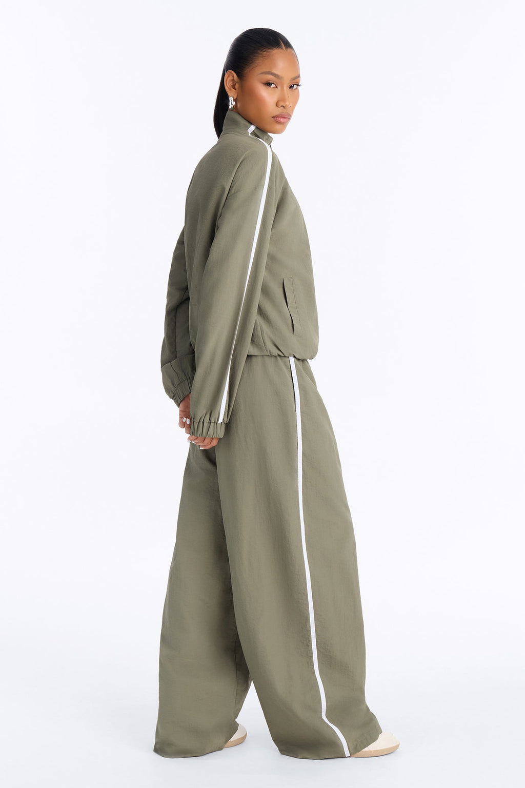 Follow My Lead Windbreaker Pant Set - Olive