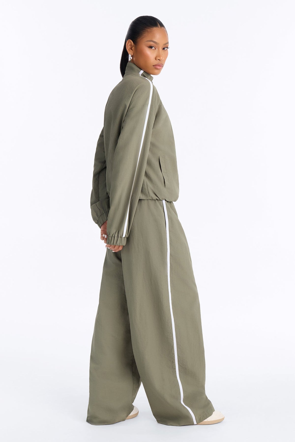 Follow My Lead Windbreaker Pant Set - Olive