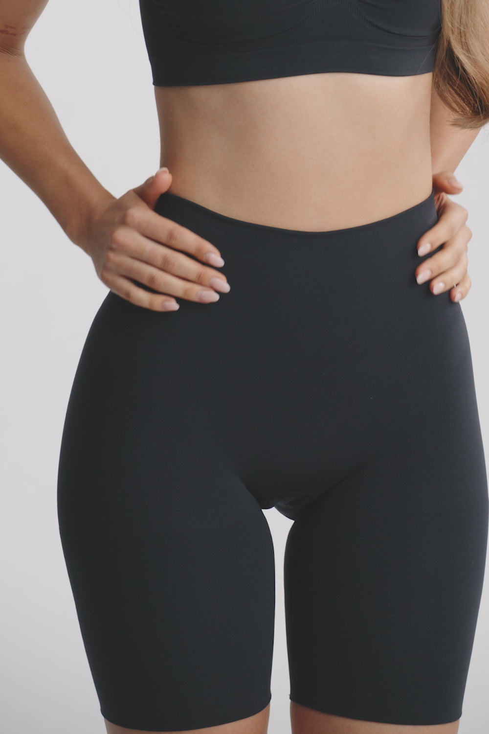Nova Sculpt Seamless Strong Compression Thigh Shaper - Black